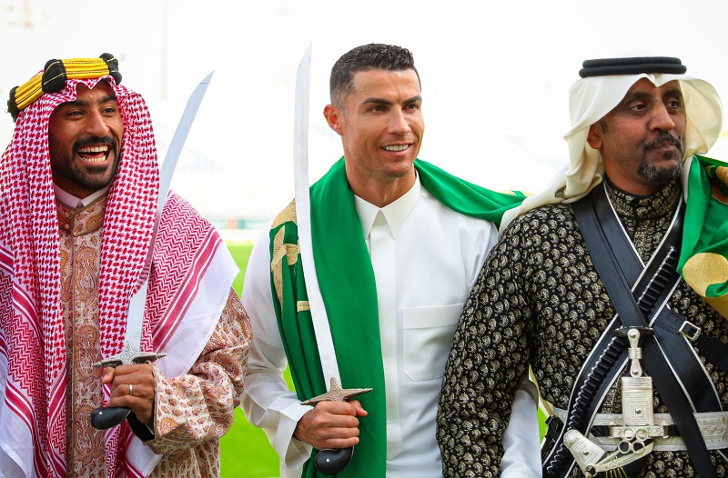 كريستيانو رونالدو: أنا مواطن سعودي وهذا البلد محفور في قلبي