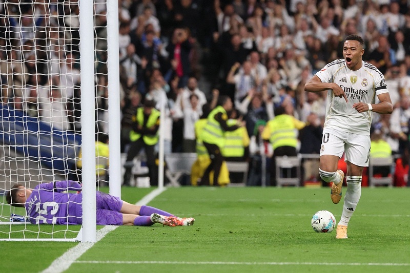 في يوم تألق مبابي.. ريال مدريد يكرم وفادة فالنسيا برباعية نظيفة في "الليغا"