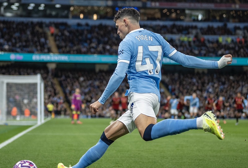 فودين أصغر لاعب في تاريخ السيتي يصل إلى 200 مباراة بالدوري الإنجليزي