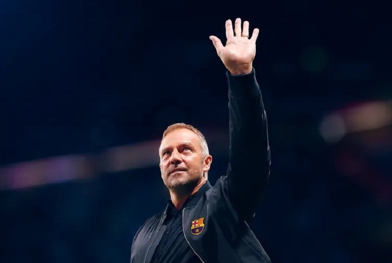 المدرب فليك يعدد مكاسب فوز برشلونة على ألافيس بالدوري الإسباني