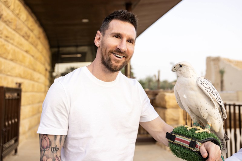 رئيس برشلونة يقفل الباب أمام ميسي