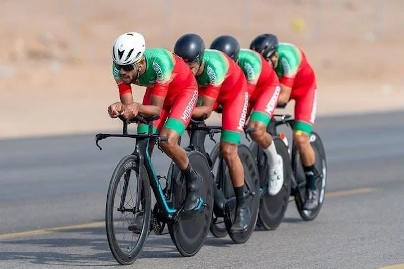الدراجون المغاربة يتسابقون في كينيا