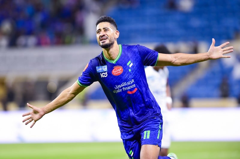 مراد باتنا يسجل في الاتفاق وديا
