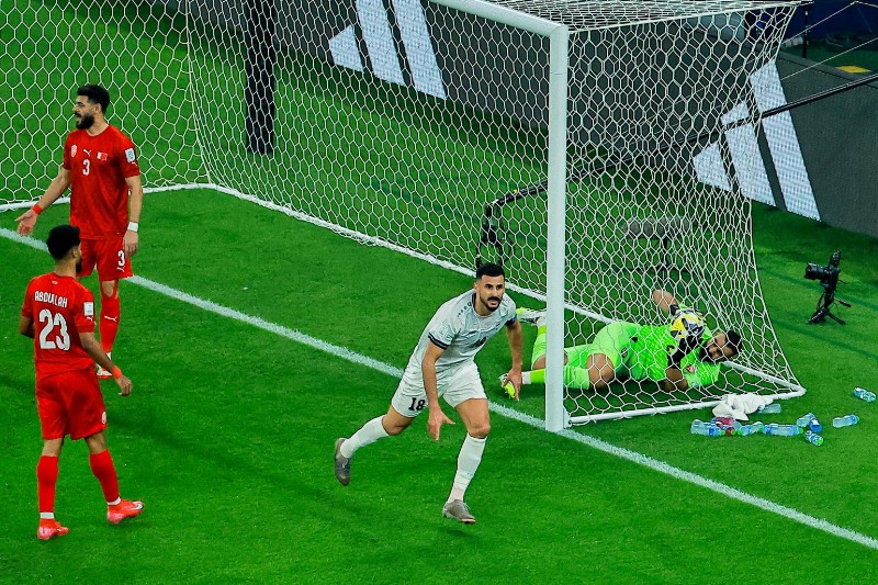 العراق يفتتح مشواره بكأس العرب بثنائية