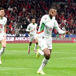 "الأسود" إلى ثمن نهائي "الكان" في الصدارة بعد هزم منتخب "الرصاصات النحاسية"