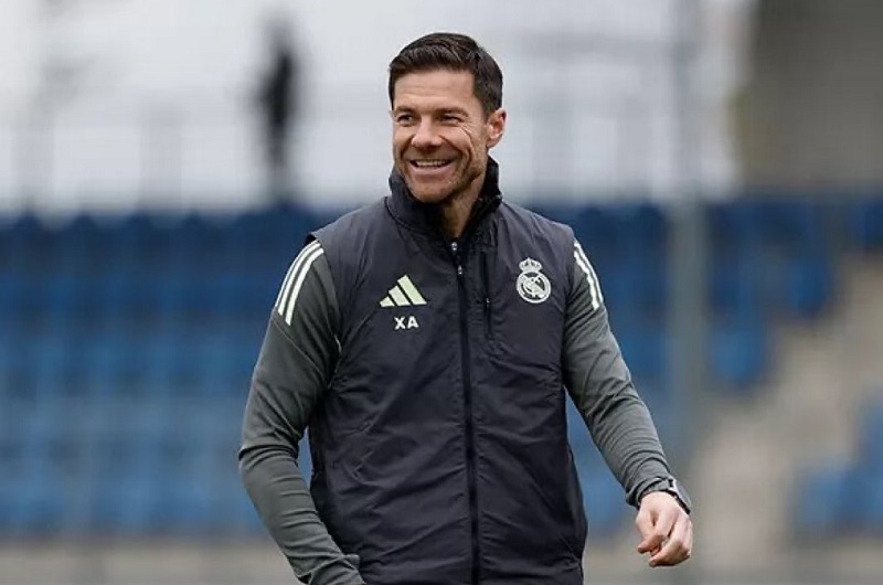 تشابي ألونسو مدرب ريال مدريد يحذر من مفاجآت الكأس أمام تالافيرا