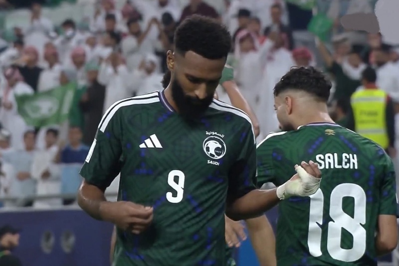 يهم "الأسود"..السعودية تهزم عمان