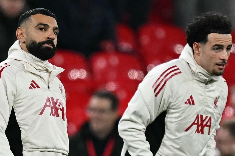 جونز: صلاح اعتذر لزملائه بالفريق