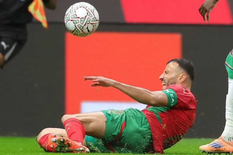 الطاقم الطبي للمنتخب المغربي يكثف الجهود لتجهيز سايس قبل مواجهة زامبيا