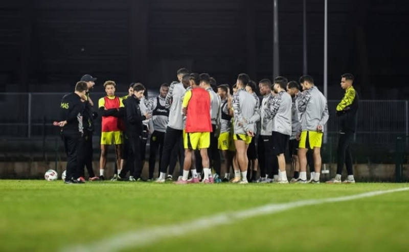 قطر تحتضن معسكرا للمغرب الفاسي