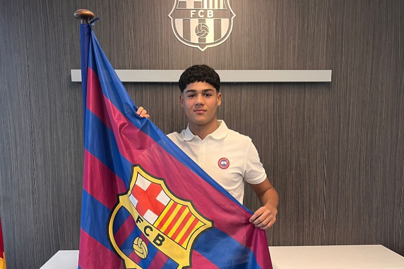 برشلونة يجدد عقد إسماعيل الزياني