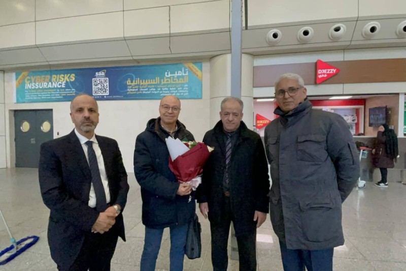 بعثة الجيش الملكي تحط الرحال بالجزائر