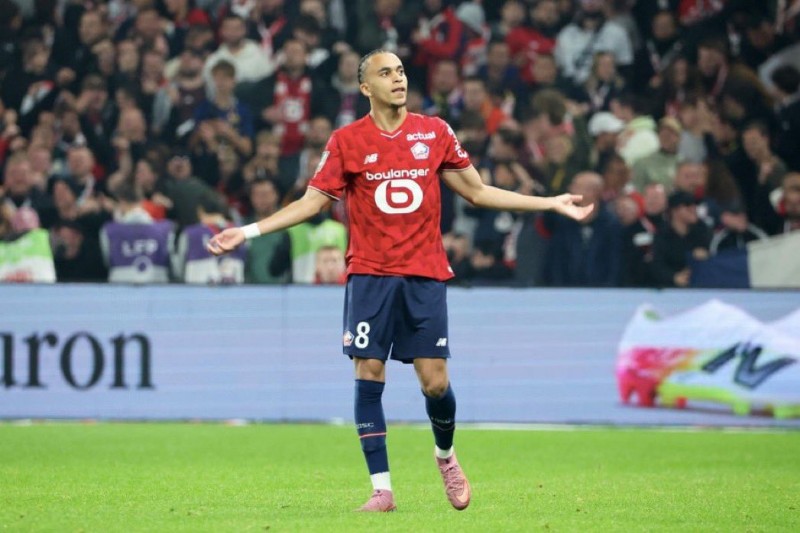 الاتحاد الجزائري يفاوض شقيق مبابي