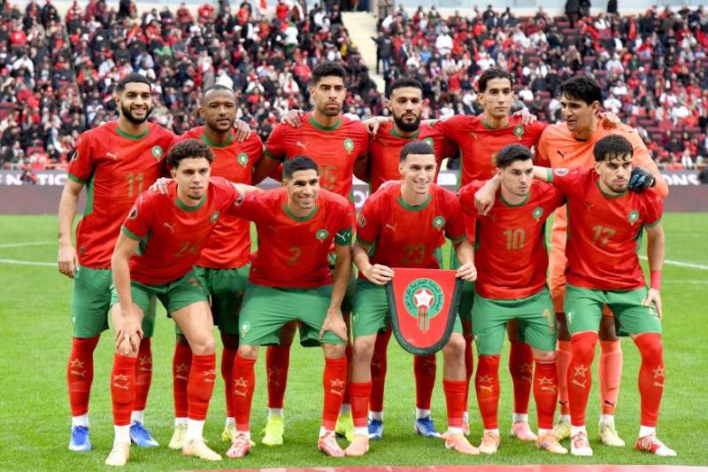"الكاف" تسلط الضوء على قمة ربع نهائي "الكان" بين المنتخب الوطني والكاميرون
