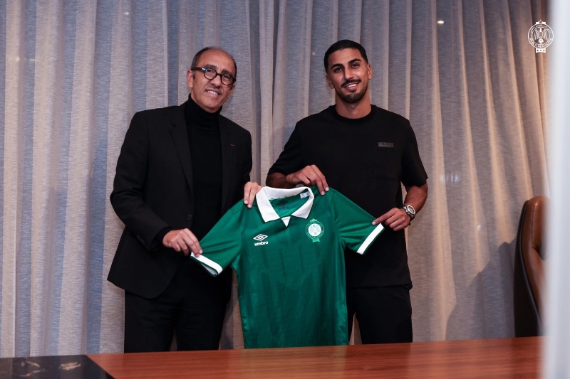 الرجاء يتعاقد رسميا مع أيمن برقوق