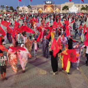 تعبئة جماهيرية كبيرة بالعيون تروم مساندة "الأسود" في نهائي "الكان"