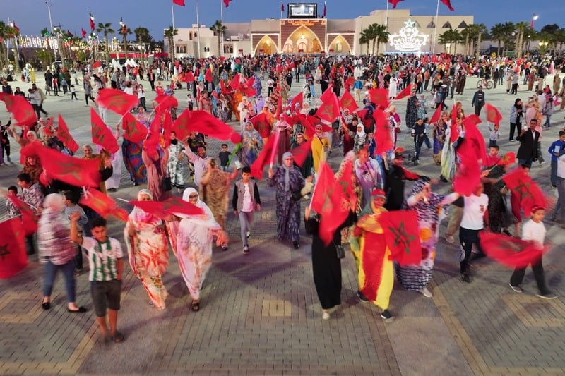 تعبئة جماهيرية كبيرة بالعيون تروم مساندة "الأسود" في نهائي "الكان"