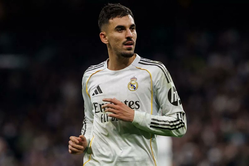 ريال مدريد يعلن إصابة داني سيبايوس