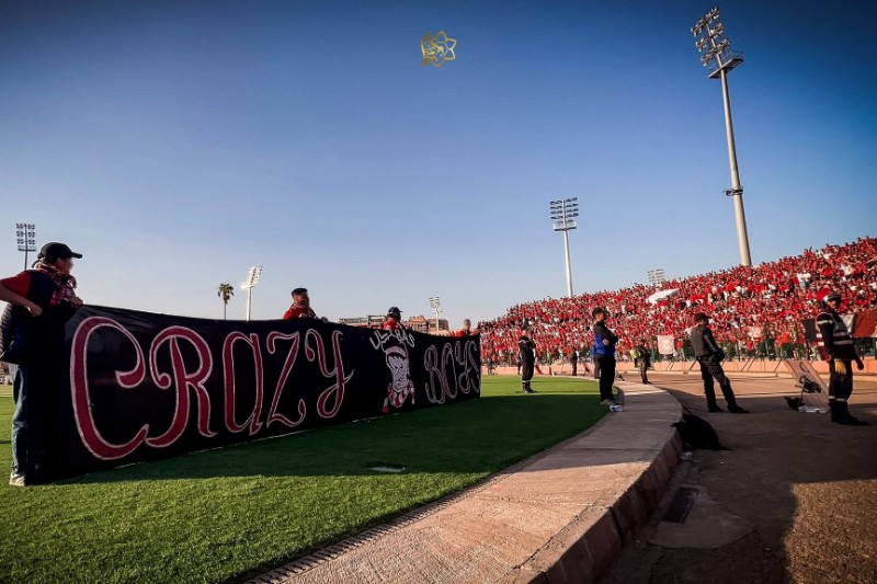 فصيل "كريزي بويز" يرفض 900 تذكرة