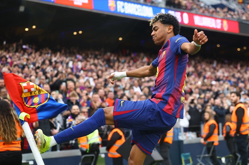 هاتريك يامال أمام فياريال يعزز صدارة برشلونة للدوري الإسباني