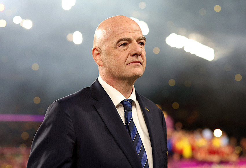 جياني إينفانتينو رئيس "الفيفا" يطمئن بشأن "مونديال 2026" بالمكسيك