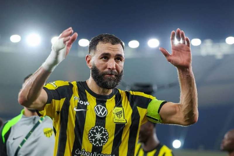 تقارير سعودية: بنزيمة ينتقل من الاتحاد إلى الهلال في المركاتو