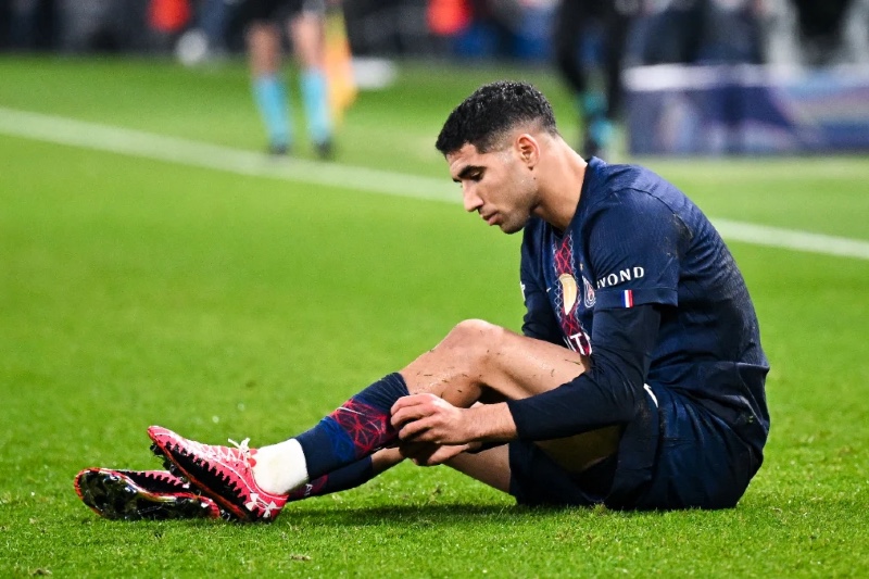 حكيمي يغيب عن “الكلاسيكو”.. لجنة الانضباط تعاقبه بعد طرده أمام ستراسبورغ