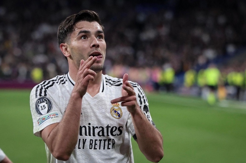 ‎استطلاع "آس": جماهير ريال مدريد تؤكد أحقية دياز بالمشاركة كأساسي