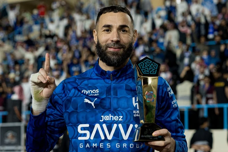 هاتريك لبنزيمة في أول ظهور مع الهلال