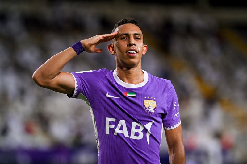 سفيان رحيمي يقود العين إلى نهائي كأس رئيس دولة الإمارات بثنائية حاسمة