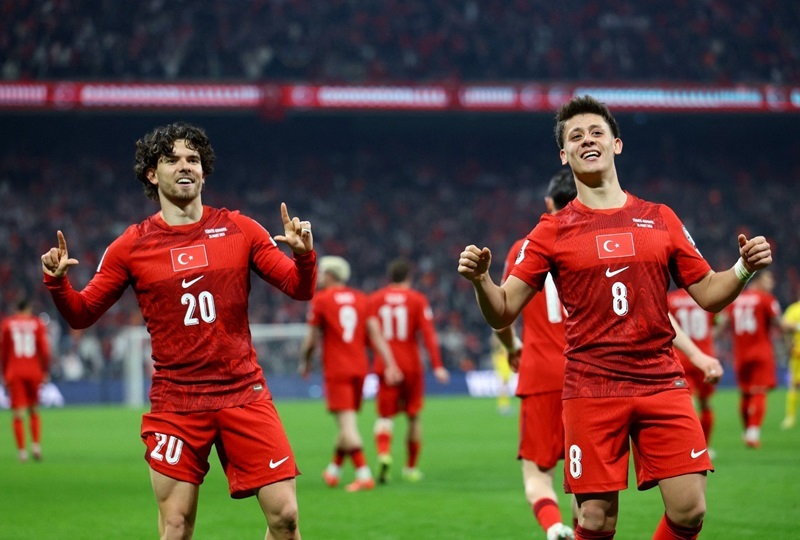 تركيا تهزم رومانيا وتعبر إلى نهائي التصفيات الأوروبية المؤهلة إلى كأس العالم 2026