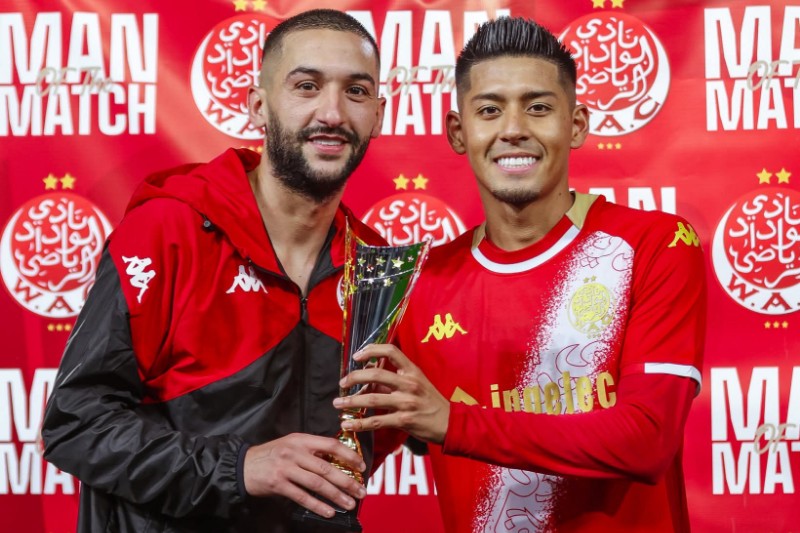 تتويج زياش وفاكا بعد مباراة الوداد وبركان