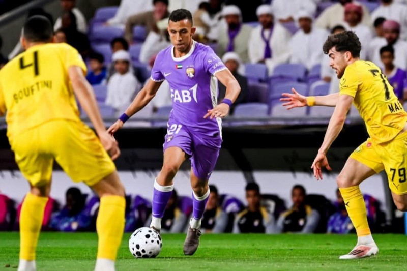 رحيمي يتوهج مع العين.. نجم مغربي يقود “الزعيم” بثبات في عهد إيفيتش