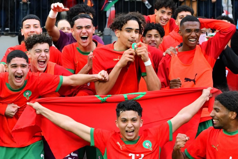 لاعبو منتخب "U17" ينتشون بهزم الجزائر