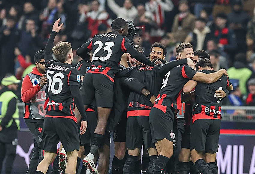 ميلان يهزم إنتر ويقلص الفارق في المنافسة على الدوري الإيطالي