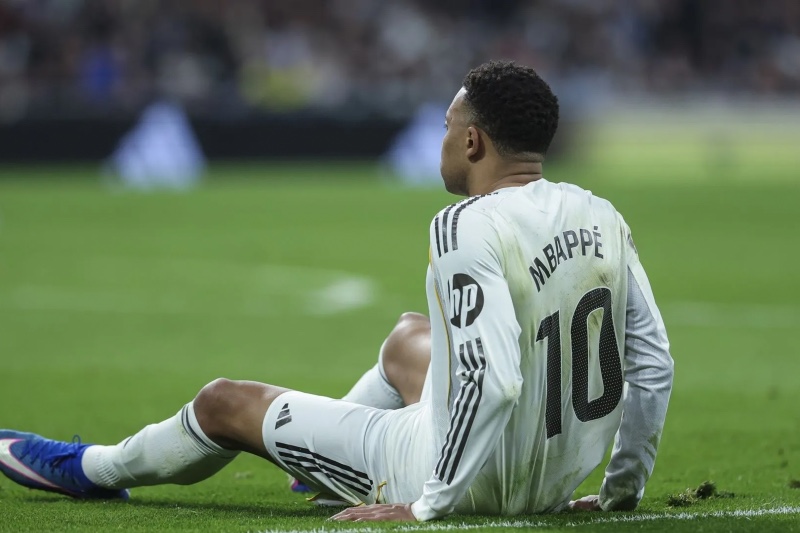 أزمة بين مبابي وطاقم ريال مدريد الطبي