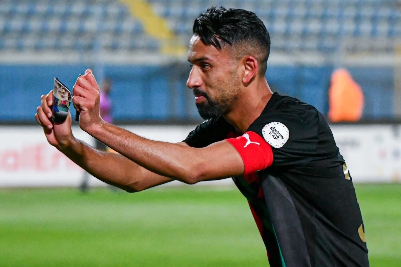 حريمات يحقق أعلى تنقيط في فوز الجيش الملكي على بيراميدز