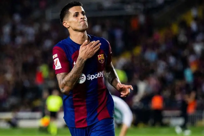 موقف برشلونة لضم جواو كانسيلو صعب