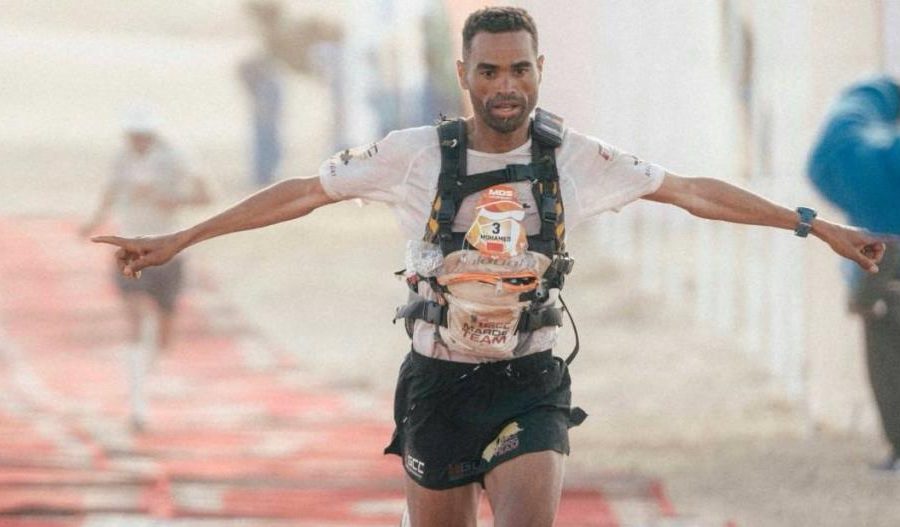 محمد المرابطي يتوج بماراطون الرمال