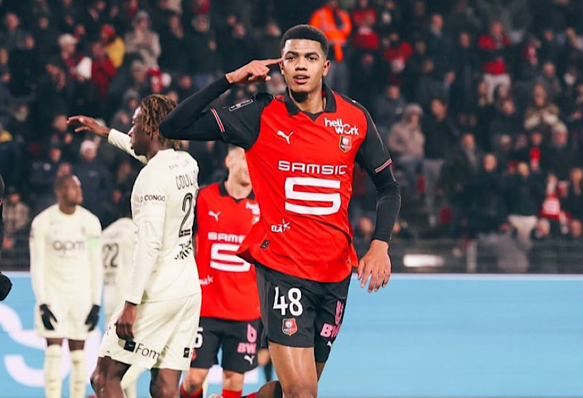 رين يحصن عقد آيت بودلال ويقطع الطريق أمام دورتموند
