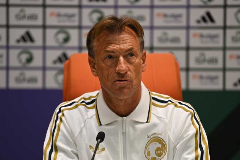 الاتحاد السعودي يرد على مغادرة رونار