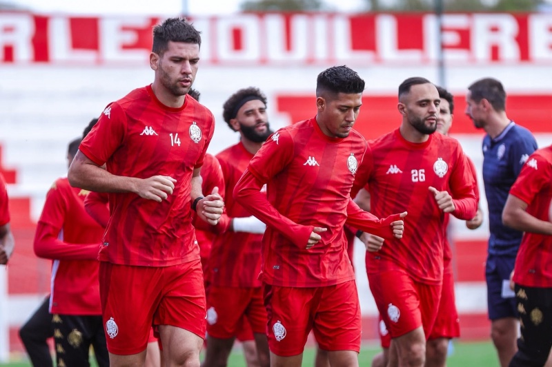 الوداد يواجه المغرب الفاسي بغيابات وازنة