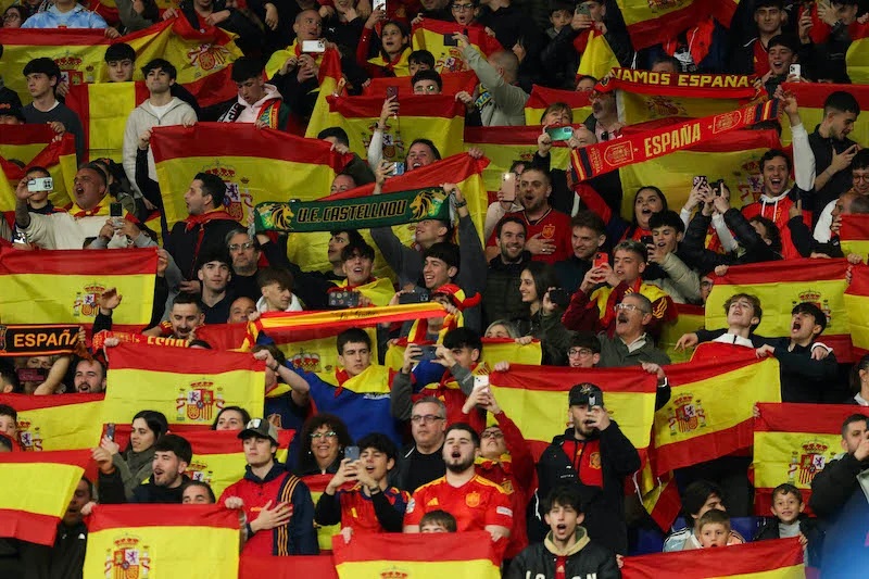 "الفيفا" يفتح تحقيقا بشأن الهتافات العنصرية في مباراة إسبانيا ومصر الودية