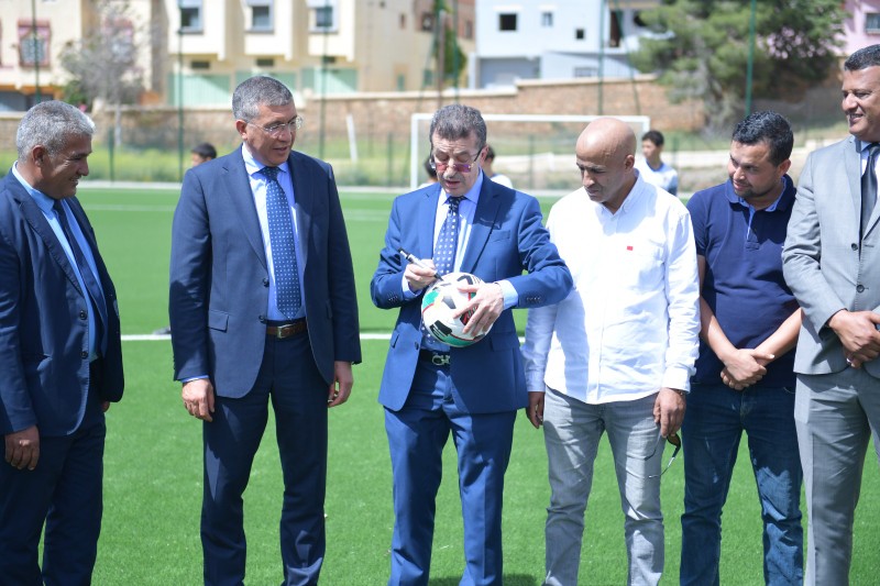 الجامعة تسلم ملعب بولمان بحلته الجديدة