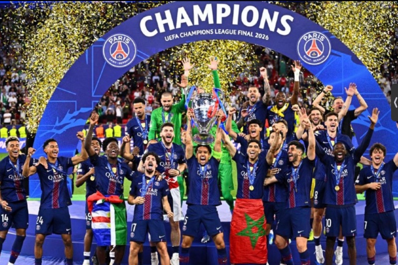 الريال وبرشلونة يهنئان باريس باللقب