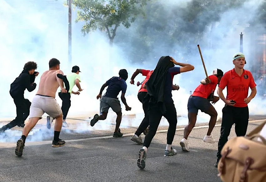 اعتقال 45 شخصا بعد أعمال عنف خلال الاحتفالات بفوز باريس سان جيرمان
