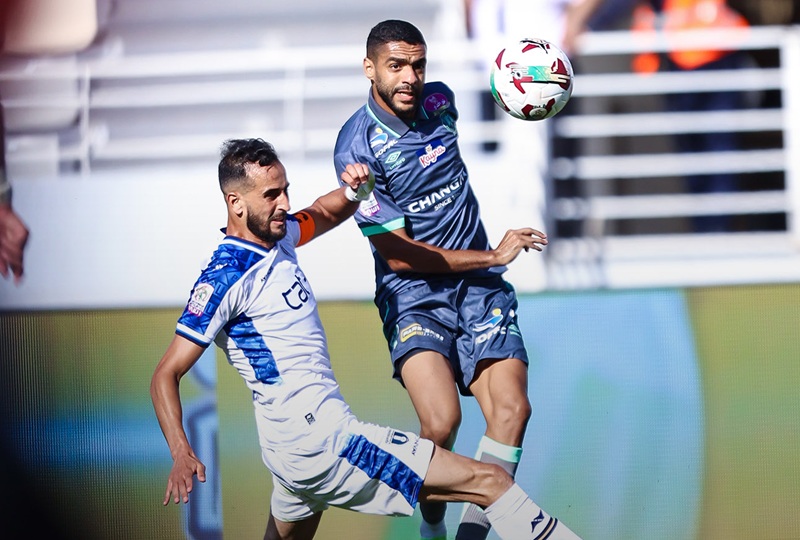 اتحاد يعقوب المنصور يقلب الطاولة على الرجاء الرياضي في الدوري الاحترافي