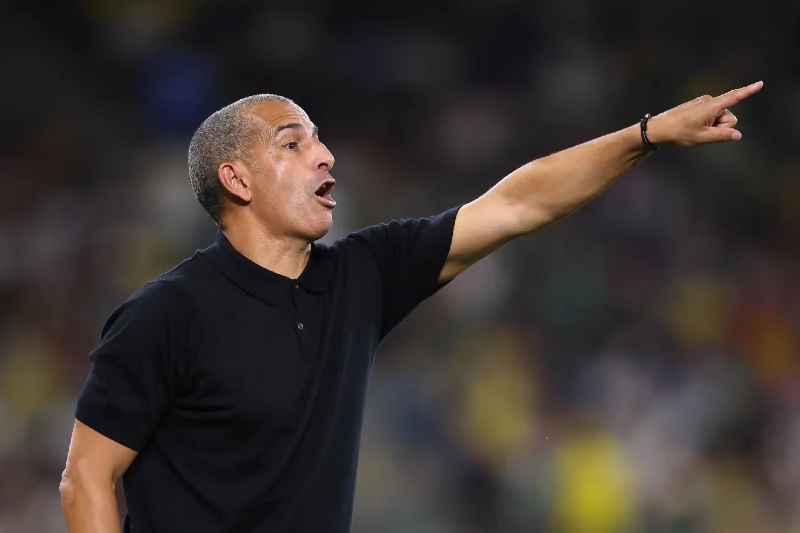 مولينا يؤكد إقالة مدرب منتخب تونس