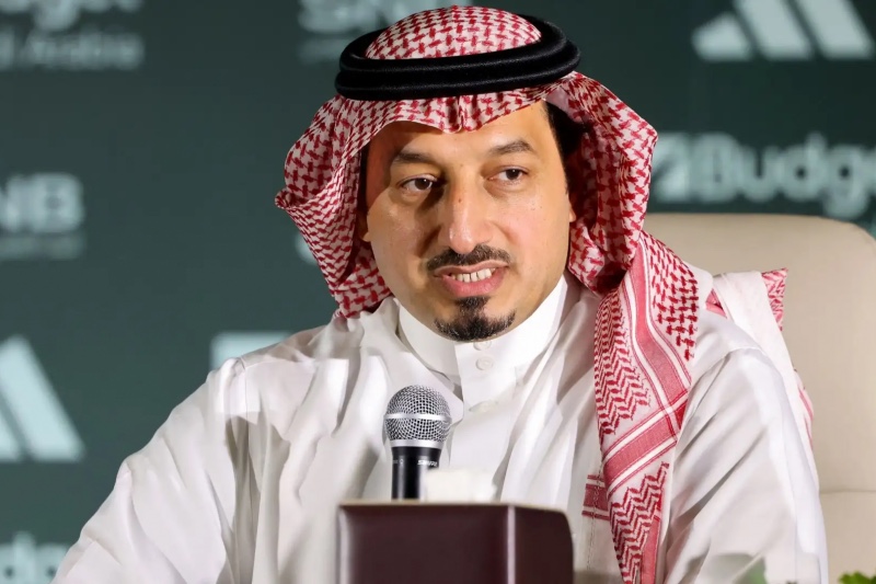 استقالة رئيس اتحاد الكرة السعودي