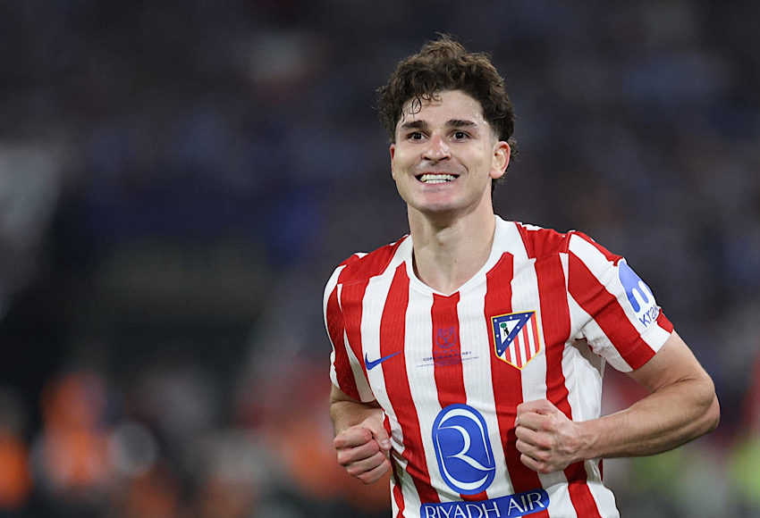 نادي برشلونة غير متأثر بعرض ريال مدريد لضم جوليان ألفاريز
